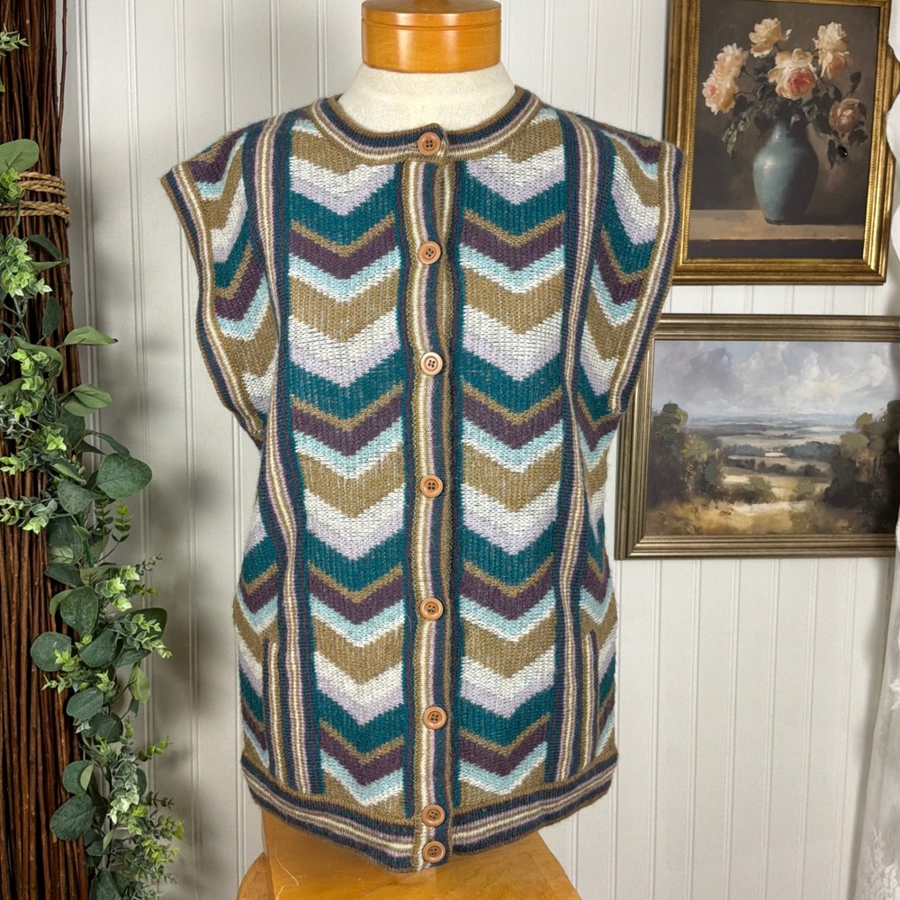 Campus Casuals California Sweater Vest Women S Multi  Chevron Button Front